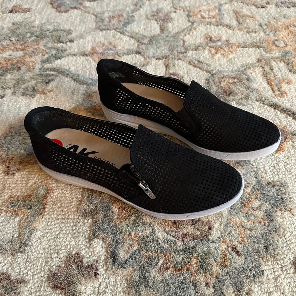 Women's Black Slip-On Shoes